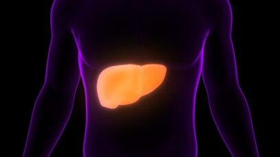 Os primeiros sinais e sintomas de problemas no fígado são a dor abdominal do lado direito e a barriga inchada. Além desses, também podem ocorrer os