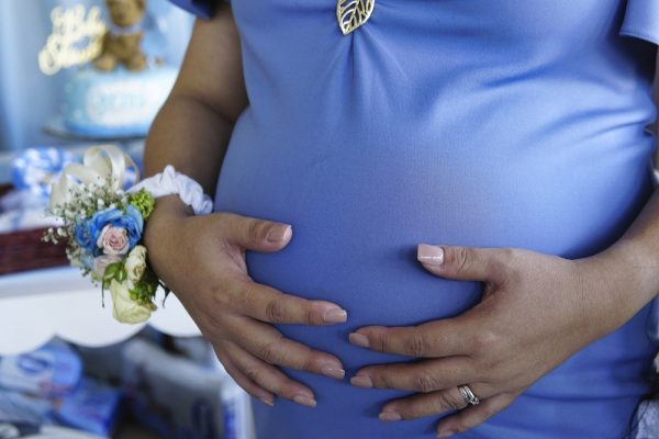 Gravidez - A preocupação em cuidar do bebê aparece desde o primeiro momento em que a mulher descobre que vai ser mãe. A partir desse