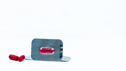 Fluconazol O tratamento com Fluconazol pode ser iniciado antes que os resultados dos testes de cultura ou outros testes laboratoriais sejam conhecidos. Entretanto, assim