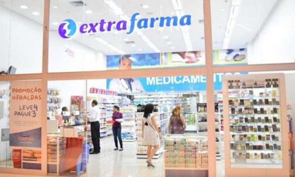 Ex-dona e Femsa despontam como candidatas a comprar a Extrafarma