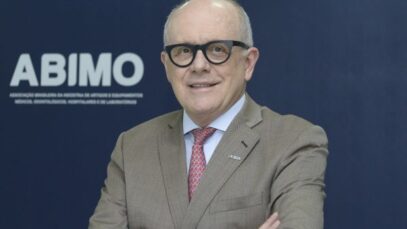 Governo acerta fornecimento de 30 milhões de seringas