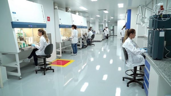 Laboratório farmoquímico do Cristália, em Itapira (SP)