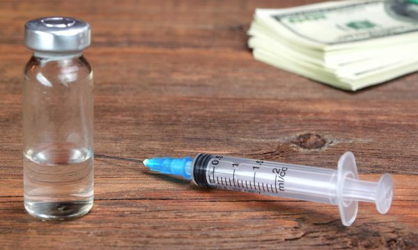 Quase 70% dos leitores defendem compra de vacinas pelo setor privado - vacinas