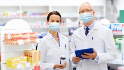 Entidades pedem urgência na vacinação de farmacêuticos