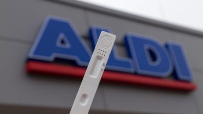 Testes de Covid-19 se esgotam em supermercados na Alemanha