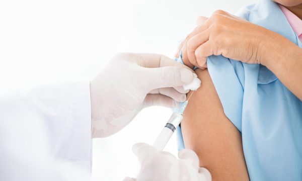 Governo dá a funcionários do PDV prioridade na vacinação