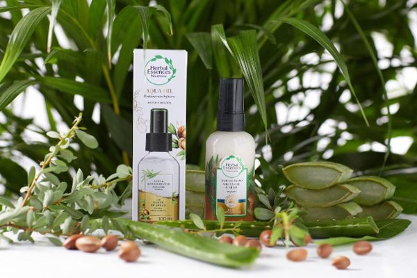 Herbal Essences lança Aqua-Oils bifásico