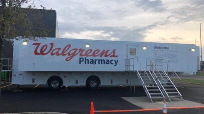 Walgreens lança clínicas móveis com consultas para vacinas da Covid-19