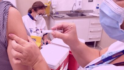 Drogal volta a promover vacinação contra Covid-19