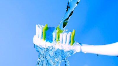 Brasil gastará R$ 2,6 bi com escova de dente importada