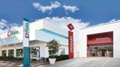 Raia Drogasil amplia liderança com receita recorde