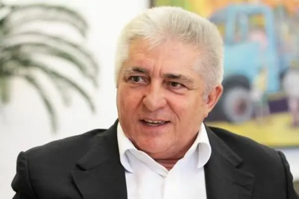Deusmar Queirós O fundador da Pague Menos, Deusmar Queirós, figura na lista de personalidades mais influentes da América Latina em 2021, publicada pela Bloomberg