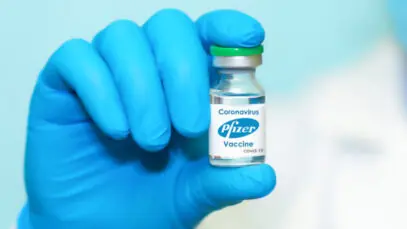 CEO da Pfizer recebeu US$ 24 mi na pandemia
