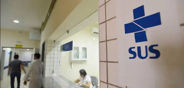 SUS Bolsonaro autoriza SUS a receitar medicamento sem aval da Anvisa