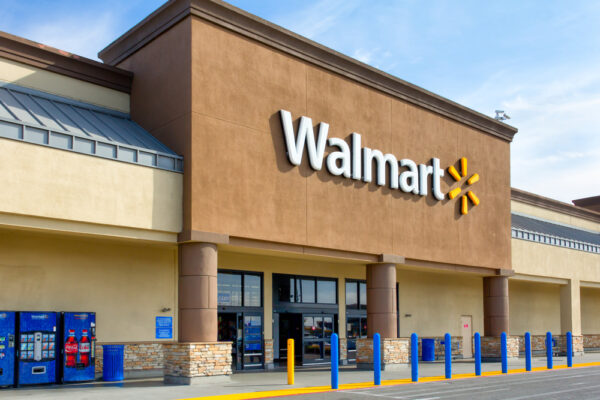 Walmart inicia suspensão na venda de cigarros