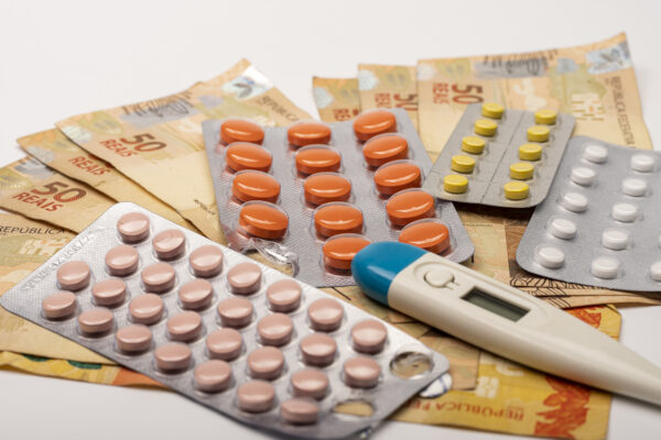 Pregão eletrônico já responde por 61% de licitações para farmácias