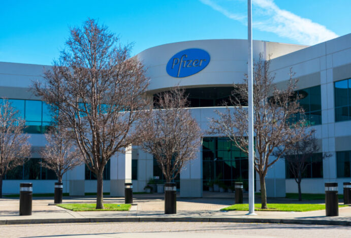 Imagem relacionada a: Pfizer venderá 32% de joint venture com a GSK