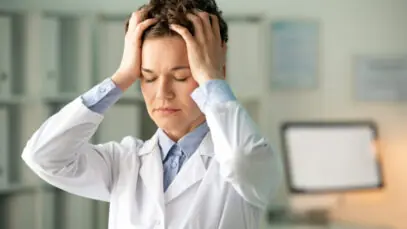 Farmácias investem em capacitação contra a síndrome de burnout