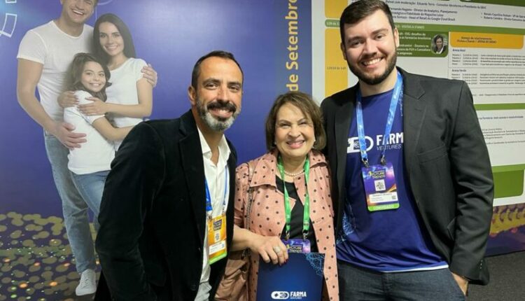 O consultor Rogerio Lima a docente Teresa Zanon e Giovanni Oliveira Farma Ventures