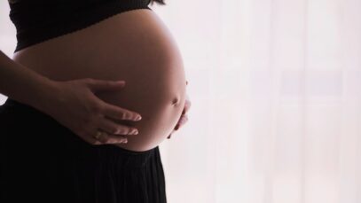 Mulheres devem ter cautela com uso de paracetamol na gravidez