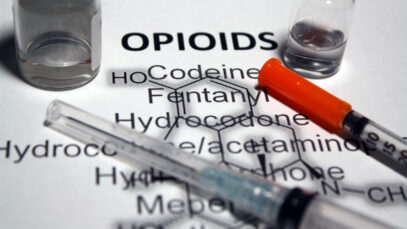 Varejo pagará US$ 10 bi por crise dos opioides