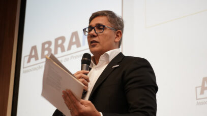 Abrappe reelege presidente