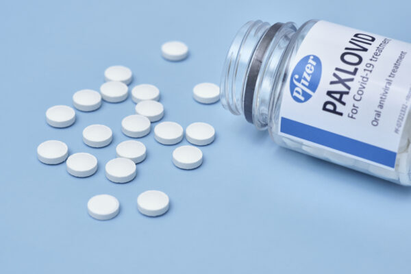 Medicamento para Covid custa R$ 2.700 na farmácia