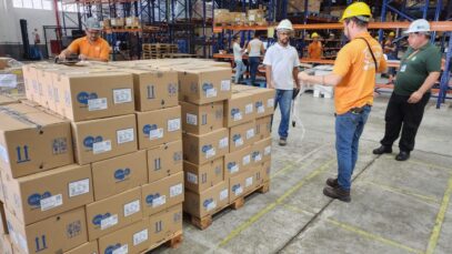 Setor doa remédios para vítimas das chuvas no litoral