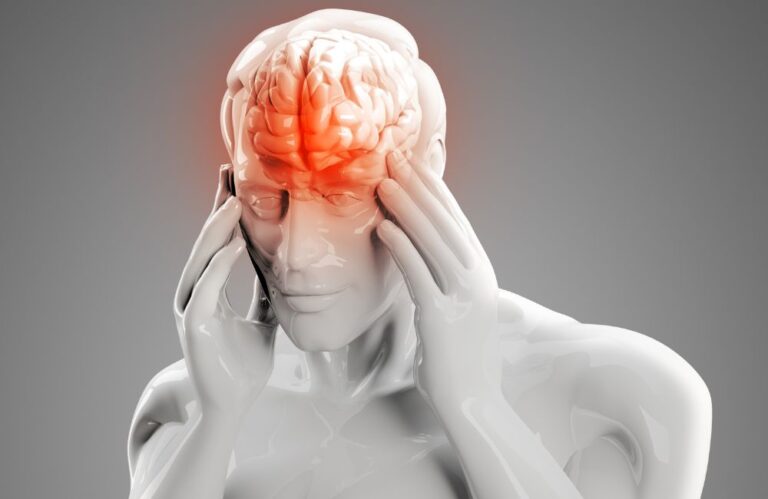 7 possíveis causas para a sua dor de cabeça na testa