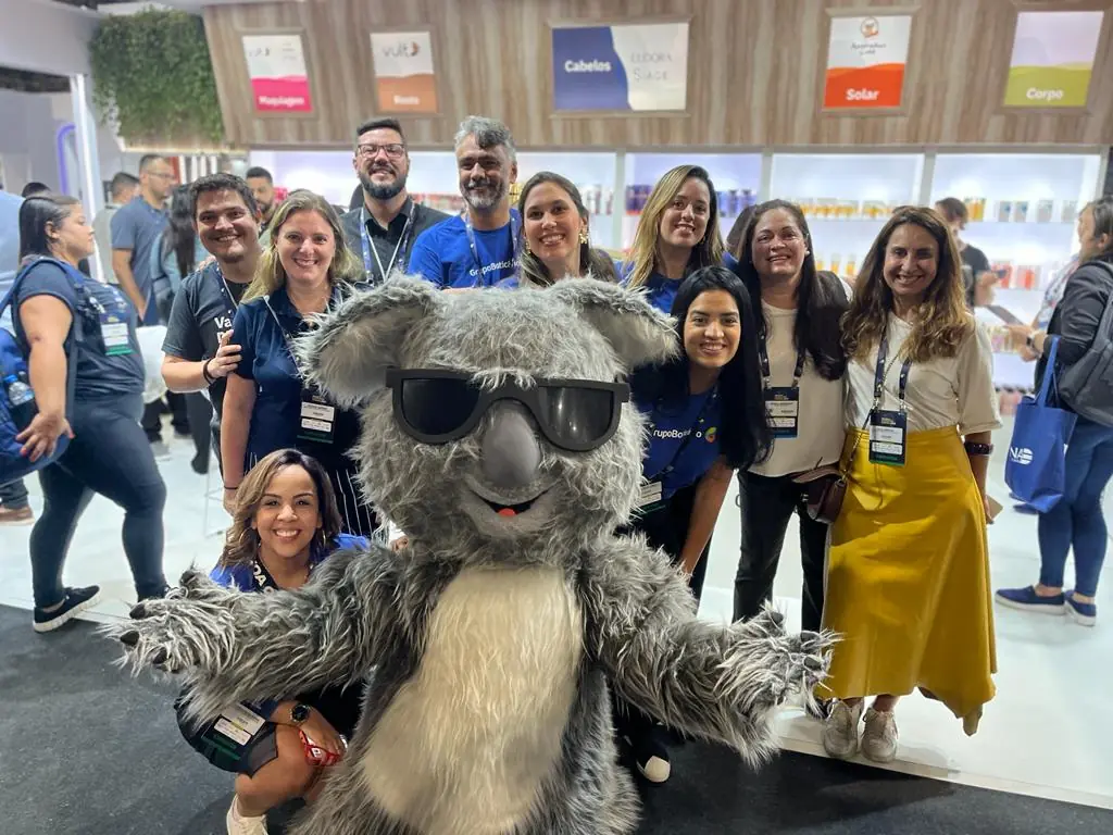 Gotardo, Tatiana, Michele, Levioni, Jean, Fernanda, Suellen, Ana, Danila e Irece. Super equipe do Grupo Boticário apresentando as novidades de seu portfólio