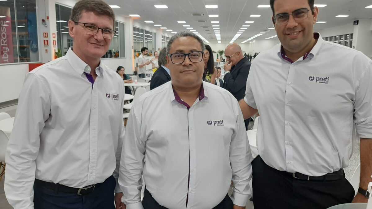 O CEO da Prati-Donaduzzi, Eder Mafissoni, ao lado dos diretores Paulo César e André Pozza