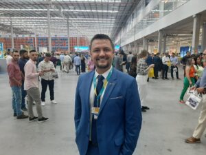 Roberto Canquerini gerente de servicos de saude da Sao Joao nao escondia o orgulho com a nova conquista da rede