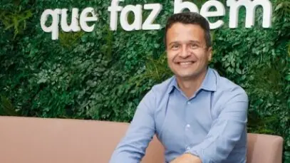 Farmax compra a Sanavita