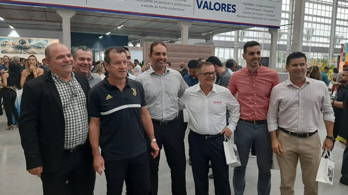 Teve até tetracampeão na abertura do CD o eterno capitão Dunga recebendo carinho dos fãs