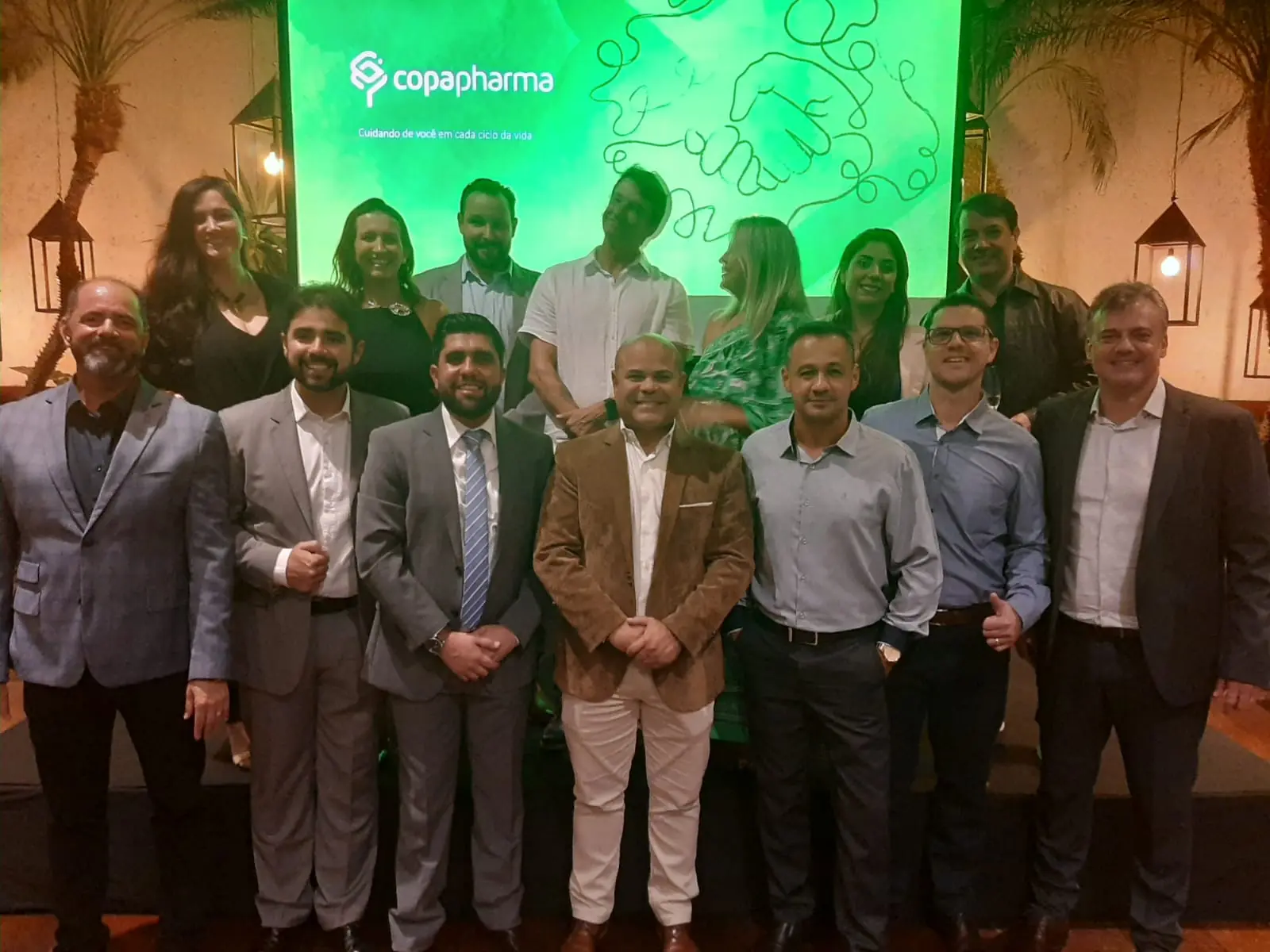 Time da CooperPharma. A indústria farmacêutica paranaense estreia operações e reuniu parceiros e fornecedores para um jantar pré-Abradilan