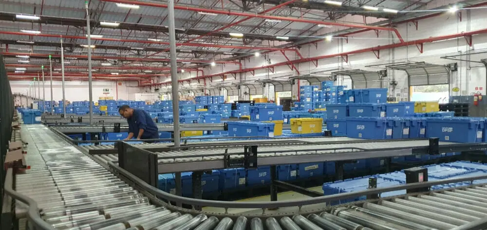 CD de São Paulo movimenta 14 mil caixas azuis diariamente