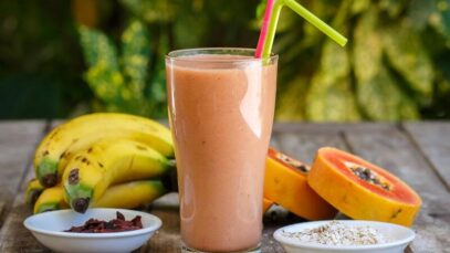 Frutas e bebida de frutas que prendem o intestino