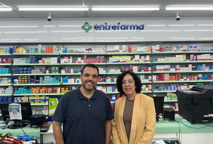 Farmácia associativista tamanho família