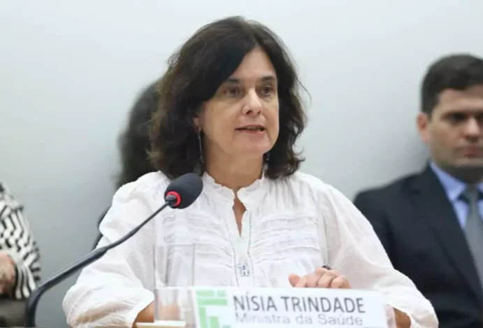 Contrato com farmacêutica