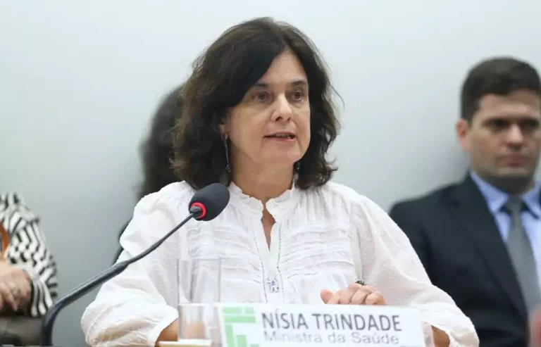 Contrato com farmacêutica