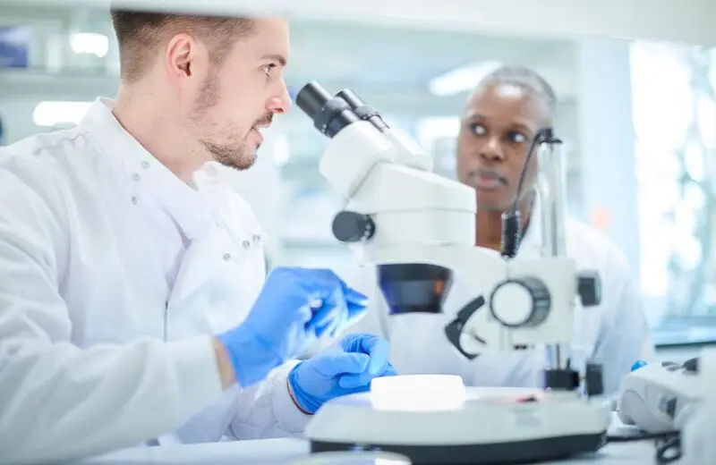 Estudo indica as 5 melhores ações da indústria farmacêutica