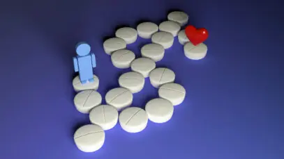 Farmacêuticas endossam coro por acesso a medicamentos de alto custo