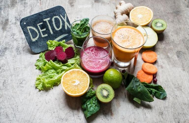 5 receitas de suco detox para o verão