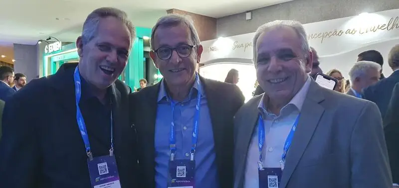 Grande varejo farmacêutico celebra recordes de 2023