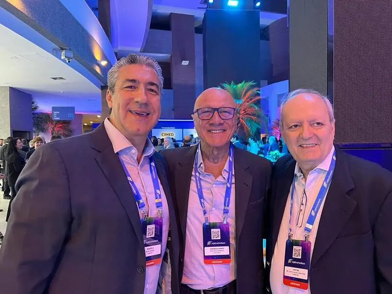 Grande varejo farmacêutico celebra recordes de 2023