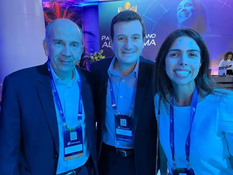Grande varejo farmacêutico celebra recordes de 2023