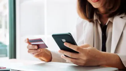 Pagamentos online em farmácias aumentam 25% em 2023