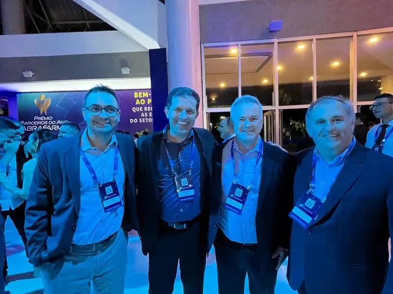 Grande varejo farmacêutico celebra recordes de 2023