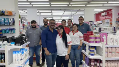 Casal vendeu os bens para crescer com farmácia associativista