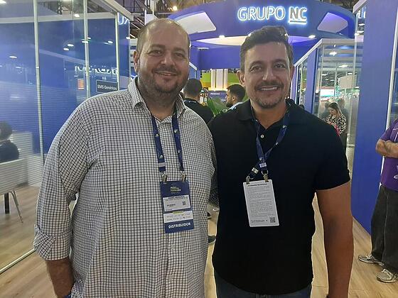 Sidnei Mendonca e Marcelo Borgonovi da Maxifarma distribuidora do interior de SP atenta as tendencias da feira